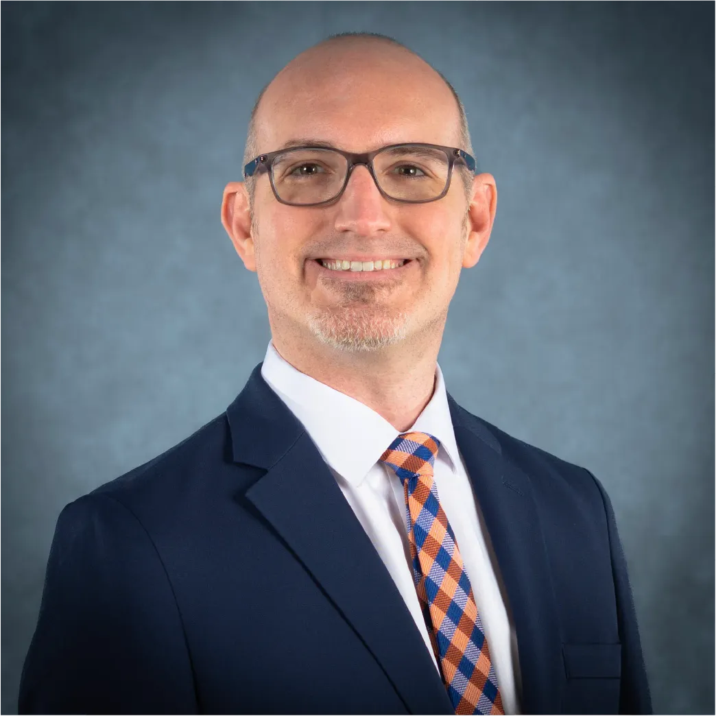 Faculty Member Earl Alvarez